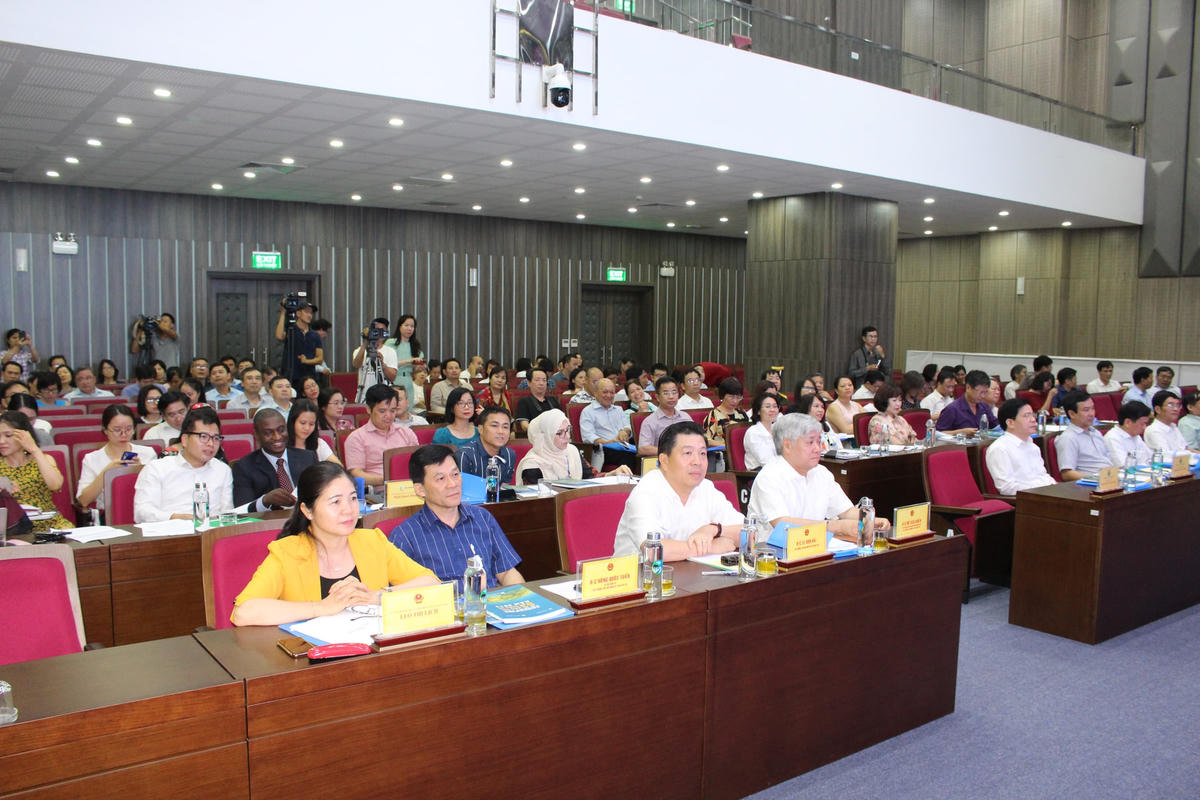 Quang cảnh lễ công bố.