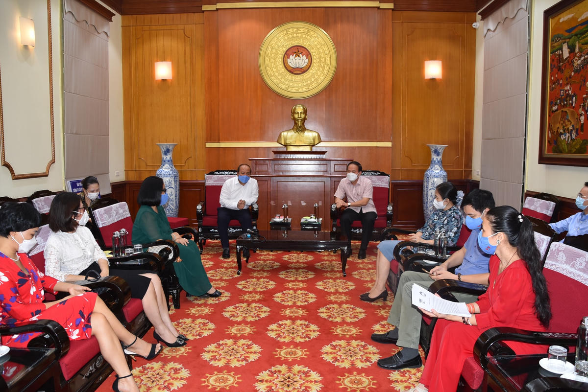 Quang cảnh buổi tiếp nhận.