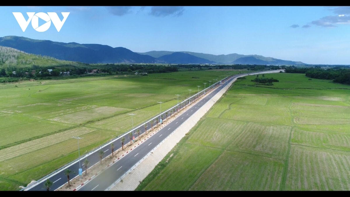Tuyến QL19B vào Khu kinh tế và đô thị du lịch Nhơn Hội mới được tỉnh Bình Định đưa vào khai thác.