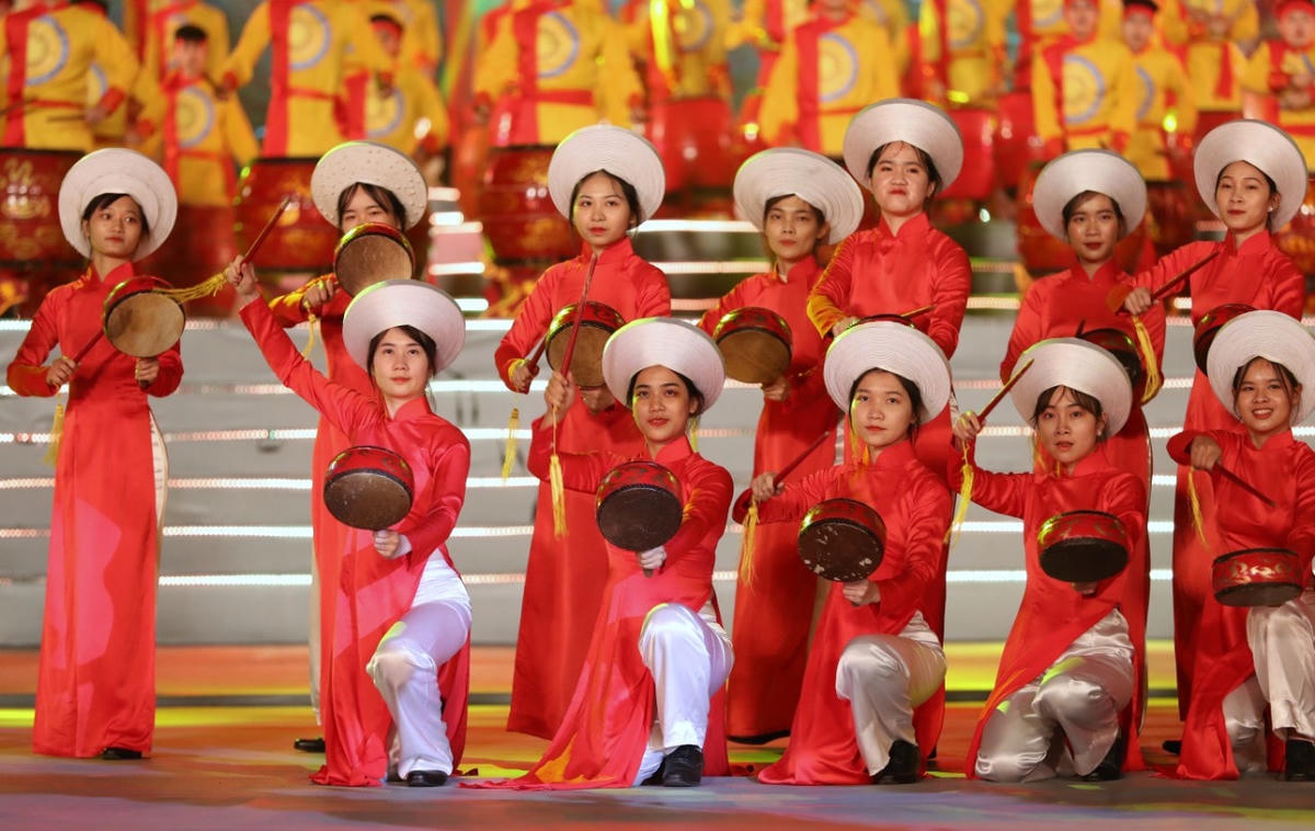 Chương trình Khát vọng – Toả sáng mừng thành công Đại hội Đảng XIII