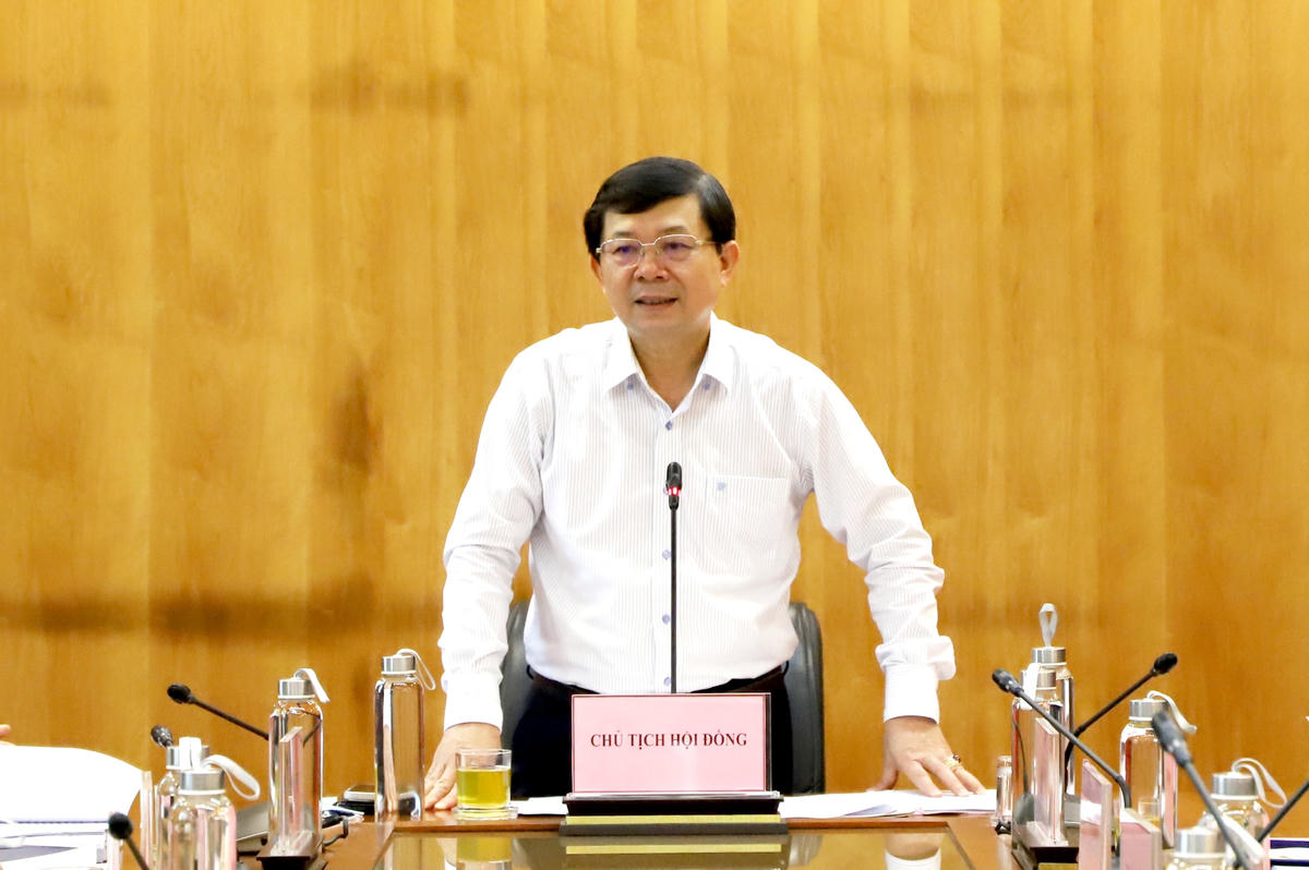 Phó Chủ tịch Nguyễn Hữu Dũng phát biểu tại Hội nghị.
