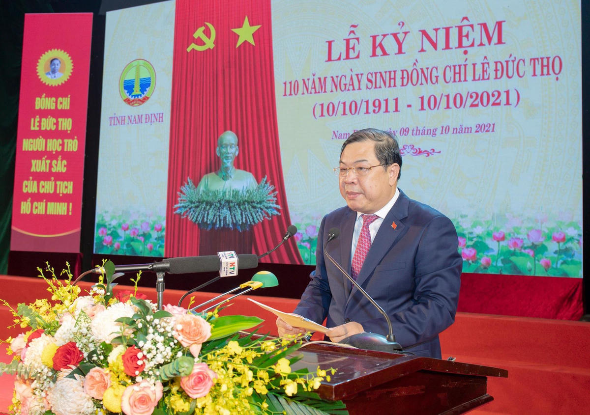 Bí thư Tỉnh ủy Nam Định Phạm Gia Túc đọc diễn văn tại buổi lễ.