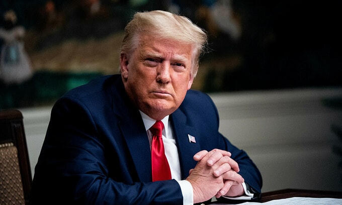 Tổng thống Trump được cho là đang rất quan tâm đến quyền tự ân xá. Ảnh: AFP.