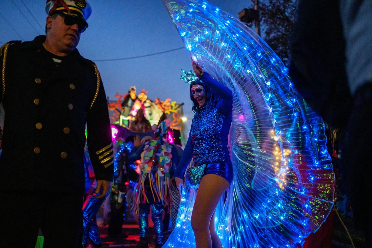 Cuộc diễu hành của Điện Krewe giữa các thiên hà của Chewbacchus diễn ra trong mùa lễ hội tại thành phố New Orleans. Ảnh: Kathleen Flynn / Reuters.