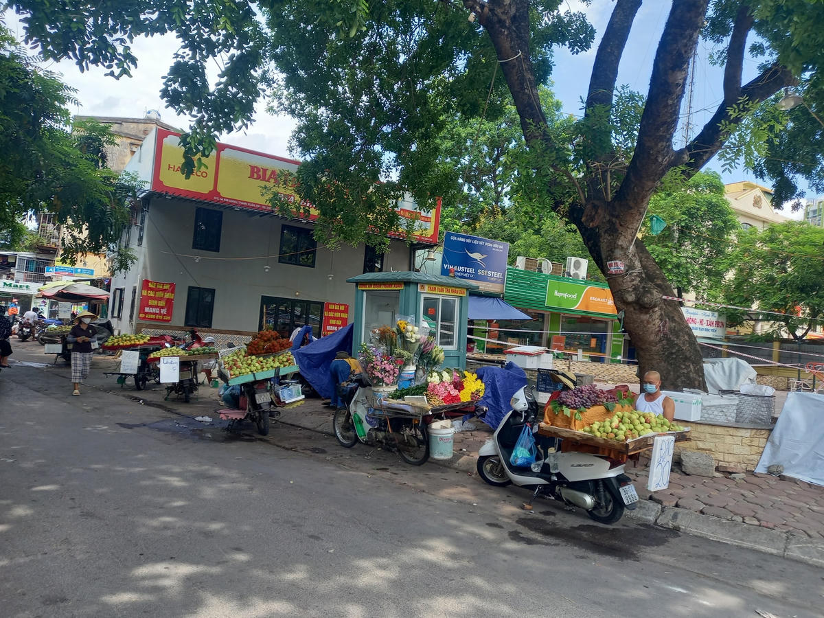 Đầu ngõ 64 Kim Giang.