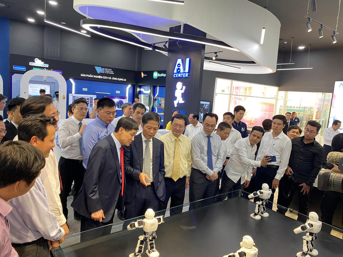 Trưởng ban Kinh tế TW Trần Tuấn Anh làm việc với ĐHQG TP HCM