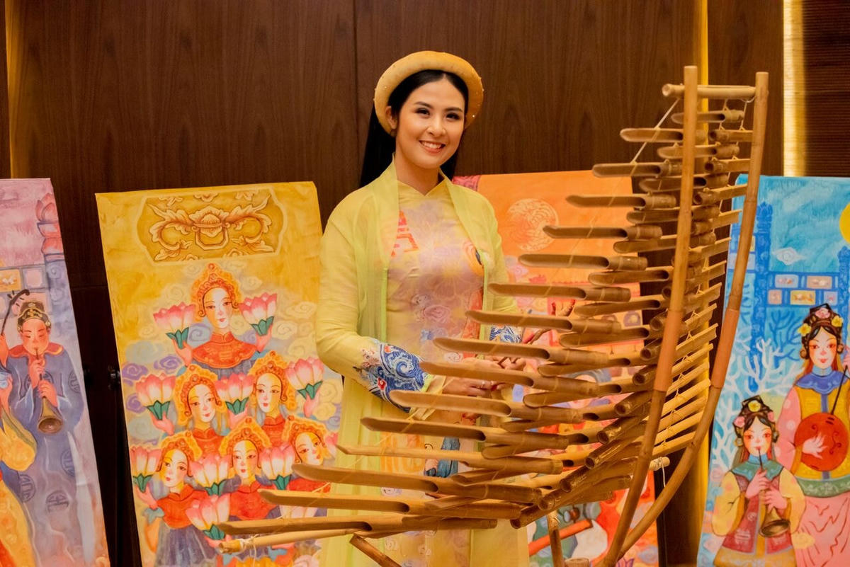 Ngọc Hân luôn muốn lưu giữ những nét truyền thống cho mỗi mẫu thiết kế áo dài của mình. 