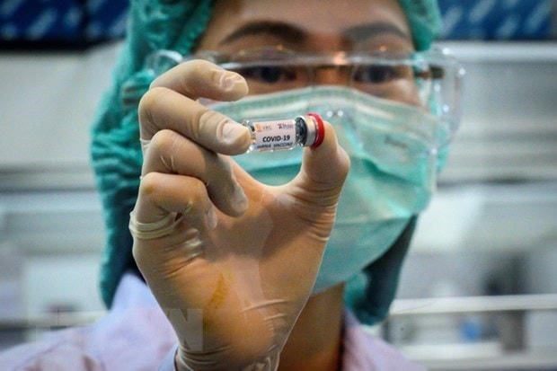 Vaccine phòng Covid -19 được nghiên cứu tại phòng thí nghiệm ở Saraburi, Thái Lan. Ảnh: AFP/TTXVN.  