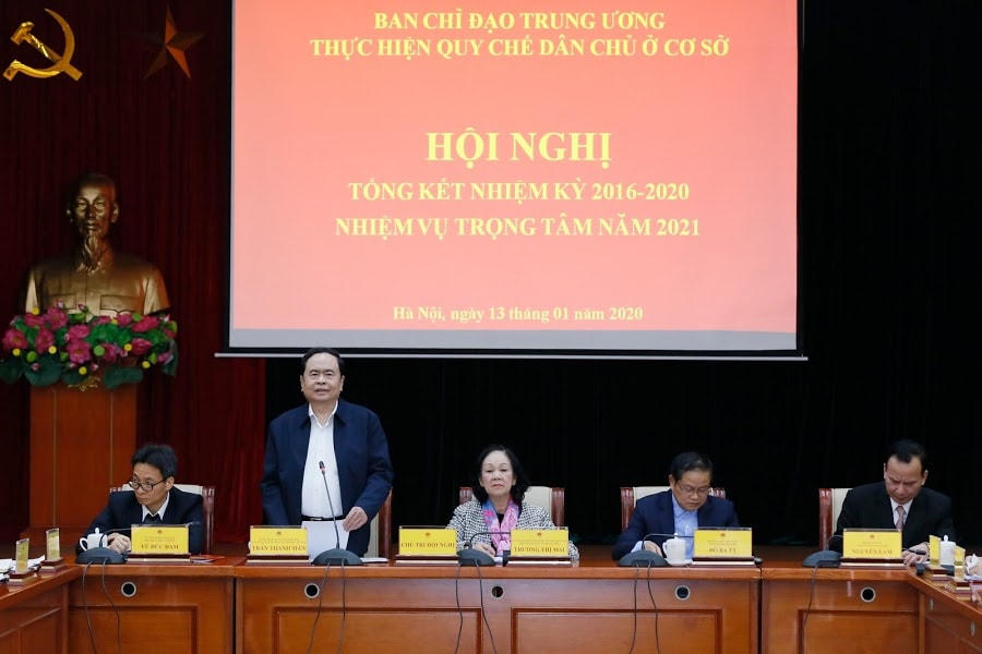 Chủ tịch Trần Thanh Mẫn điều hành thảo luận tại Hội nghị.