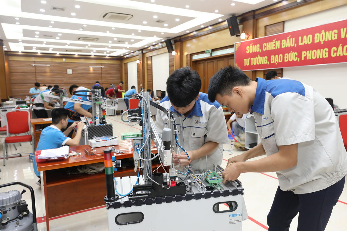 Thí sinh tham dự kỳ thi Kỹ năng nghề quốc gia 2020.
