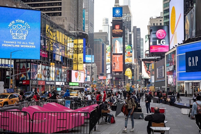 Tỷ lệ tiêm chủng cao, New York (Mỹ) dỡ bỏ biện pháp hạn chế phòng dịch