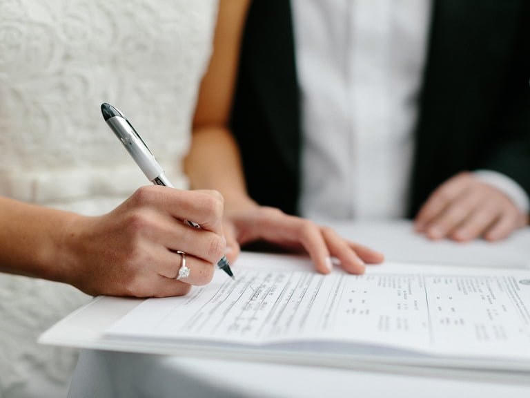 Nhiều thủ tục hành chính, trong đó có đăng ký kết hôn sẽ được thực hiện trực tuyến.