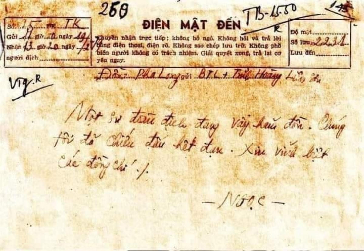 Bức điện mật trưa 19/2 ký tên Thượng úy Trần Ngọc, Chính trị viên Đồn Biên phòng Pha Long.