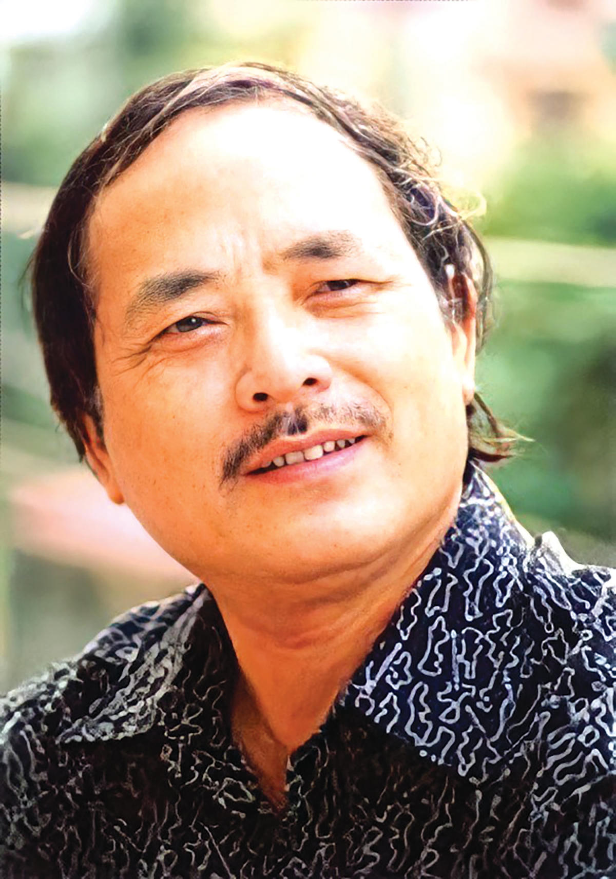 Nhà thơ Y Phương (1948-2022).