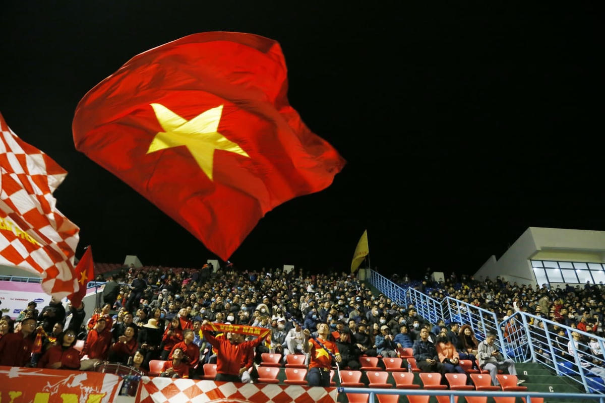 Rực rỡ cờ đỏ sao vàng.