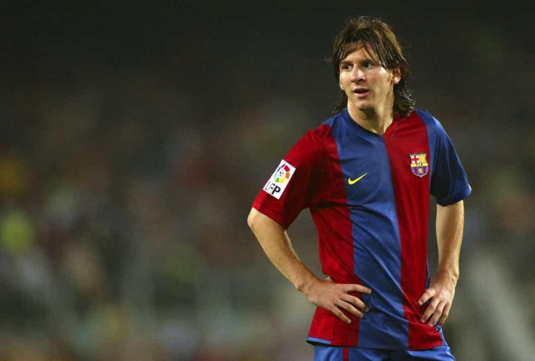 Thành thật mà nói, kiểu tóc của Messi năm 2010 không đẹp chút nào.  