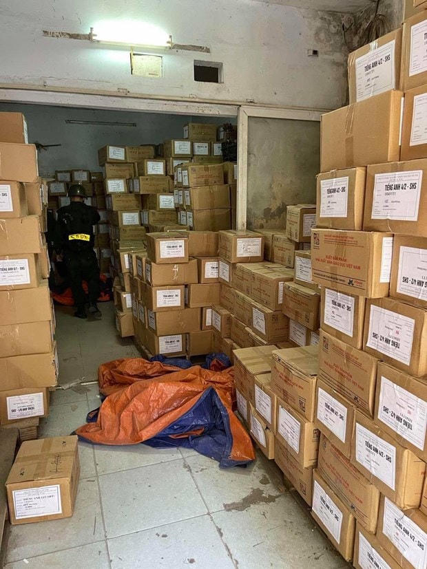 Kho sách giáo khoa giả. (Nguồn: Cơ quan công an).