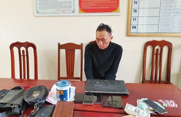 Trần Ngọc Xiêm tại cơ quan chức năng.