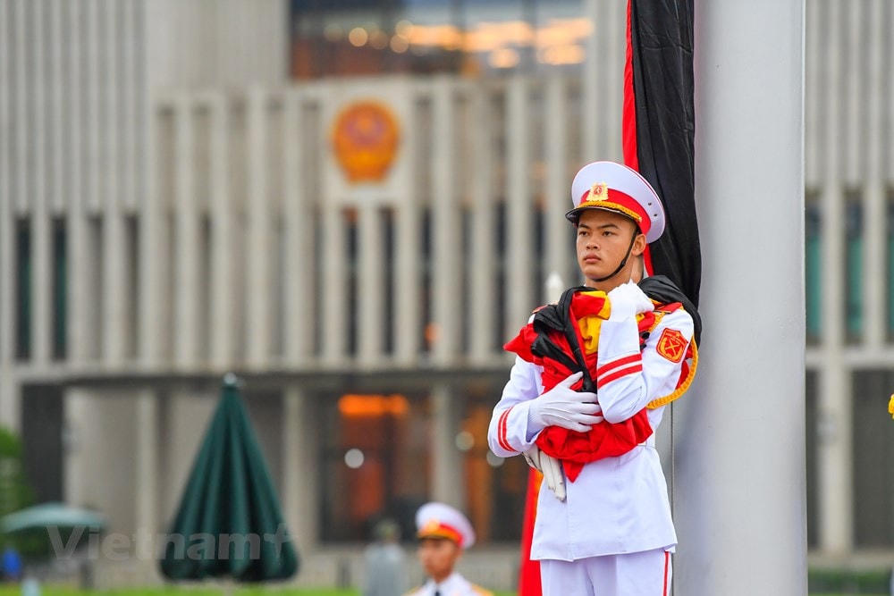 Không khí trang nghiêm nơi quảng trường Ba Đình. (Ảnh: Minh Sơn/Vietnam+).