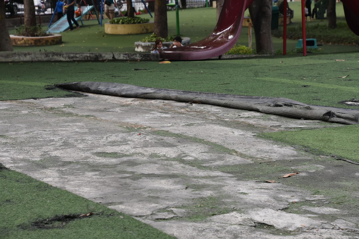 Tuy nhiên, qua thời gian dài đưa vào sử dụng, đã có nhiều hạng mục tại đây có dấu hiệu xuống cấp nghiêm trọng, đặc biệt là khu vực vui chơi của trẻ em.