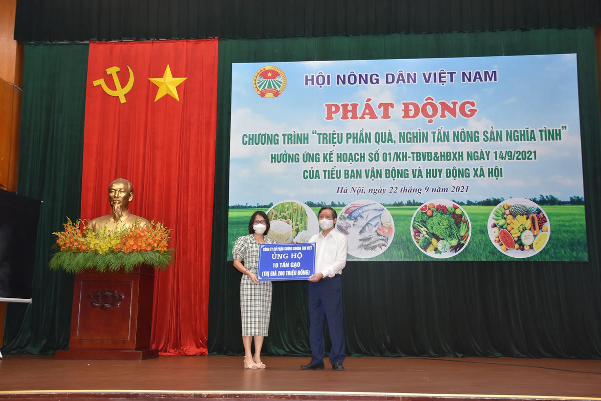 Nghìn tấn nông sản hỗ trợ người dân vùng dịch