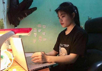 Em Đặng Thị Quỳnh Trang chia sẻ về việc thi online.