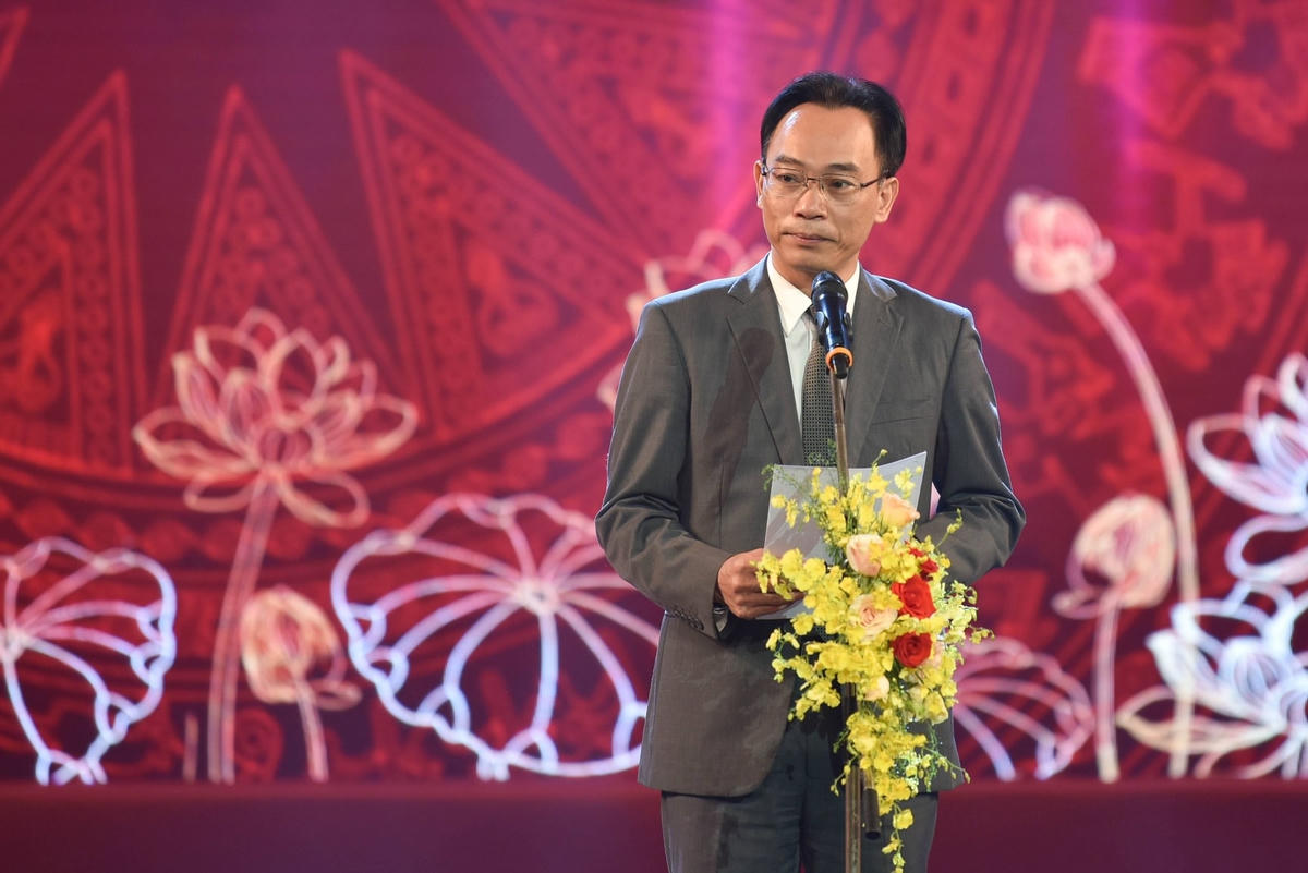 Thứ trưởng Bộ GDĐT Hoàng Minh Sơn phát biểu.