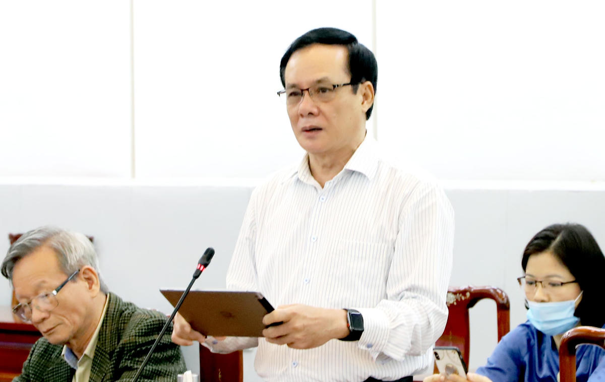 PGS.TS Lê Bá Trình, Ủy viên Đoàn Chủ tịch UBTƯ MTTQ Việt Nam phát biểu.