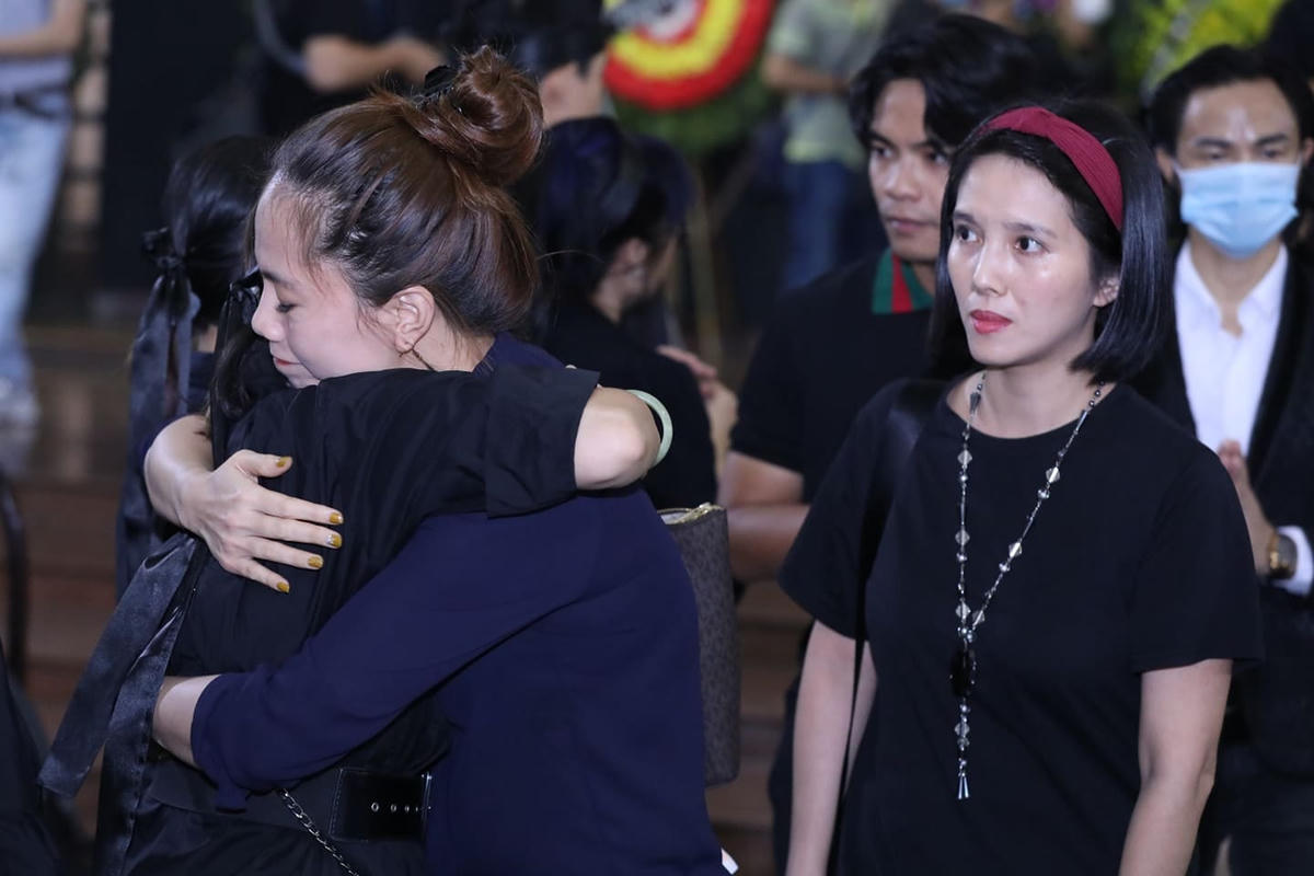 Dòng người nghẹn ngào đến tiễn biệt nhạc sĩ Phó Đức Phương