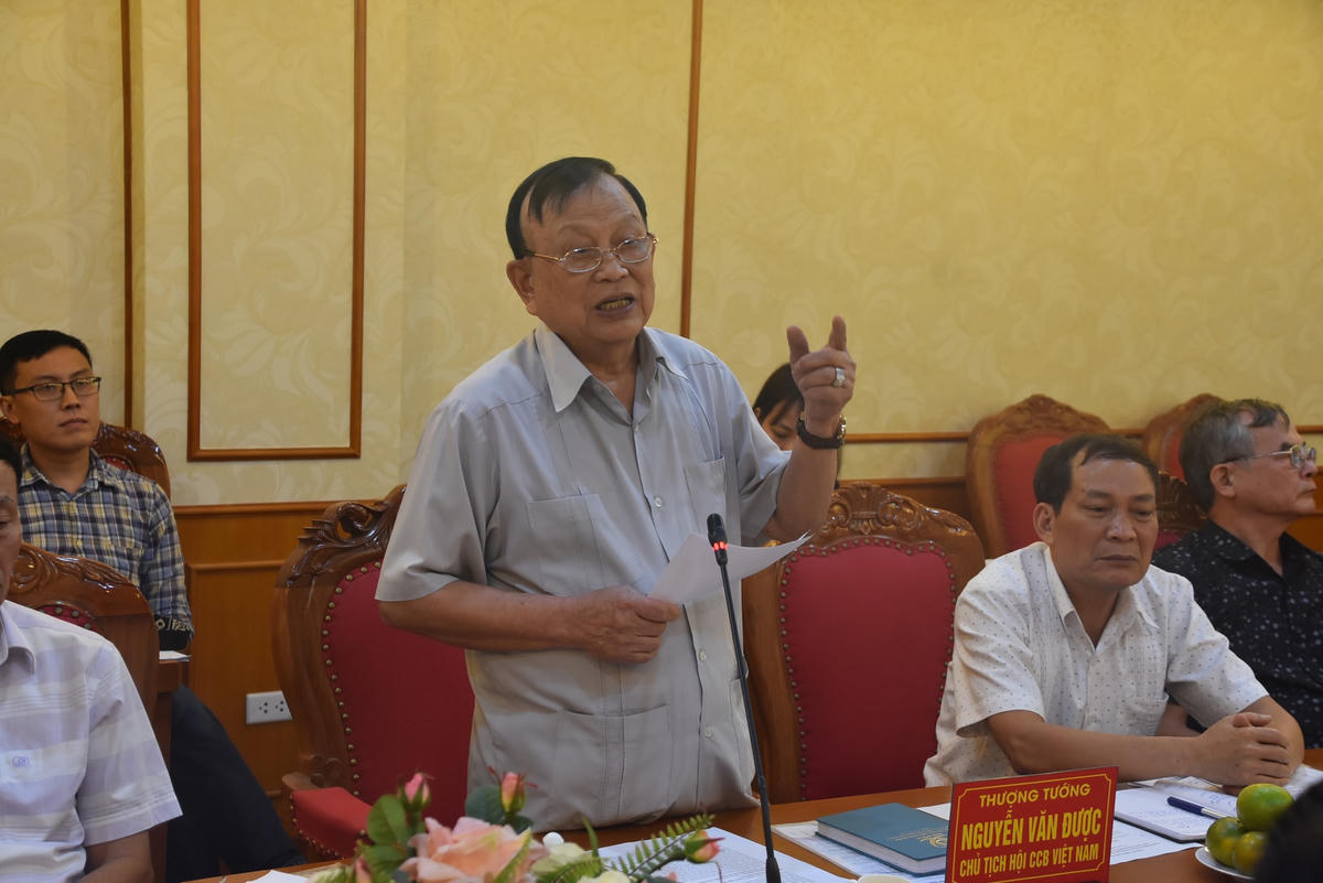 Thượng tướng Nguyễn Văn Được, Chủ tịch Hội Cựu chiến binh Việt Nam phát biểu tại buổi làm việc.