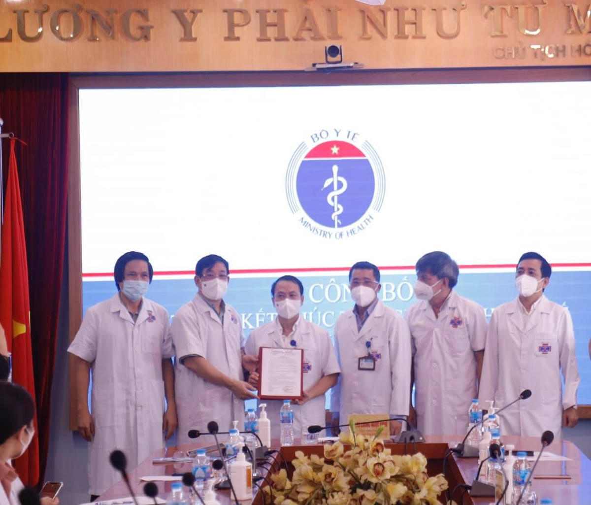 Bệnh viện K nhận quyết định của Bộ Y tế về việc kết thúc thời gian cách ly y tế để phòng, chống dịch Covid-19 tại Bệnh viện K. Ảnh: Bệnh viện K. 