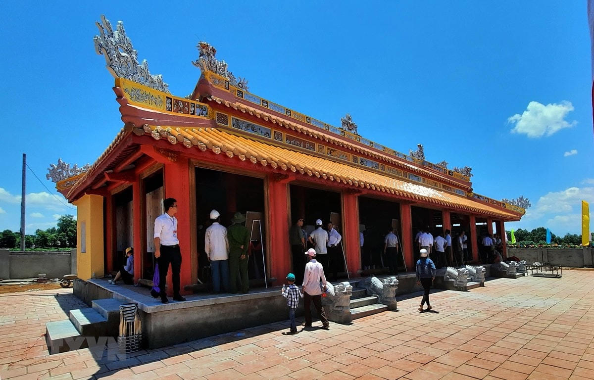 Đền thờ vua Hàm Nghi và các tướng sĩ. Ảnh: Hà Cầu.
