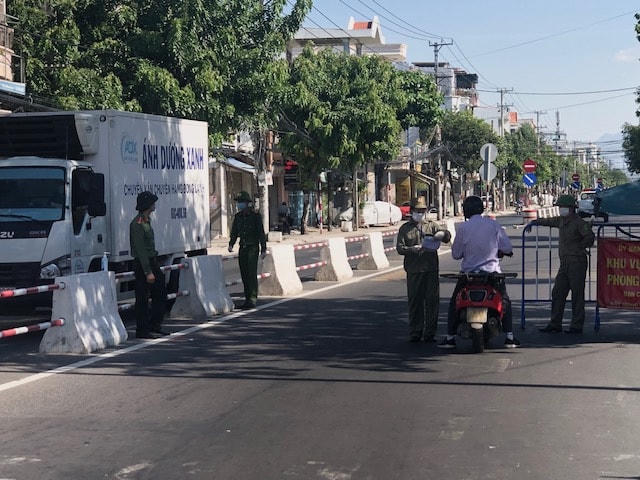 Chốt kiểm tra dịch bệnh ở Khánh Hòa.