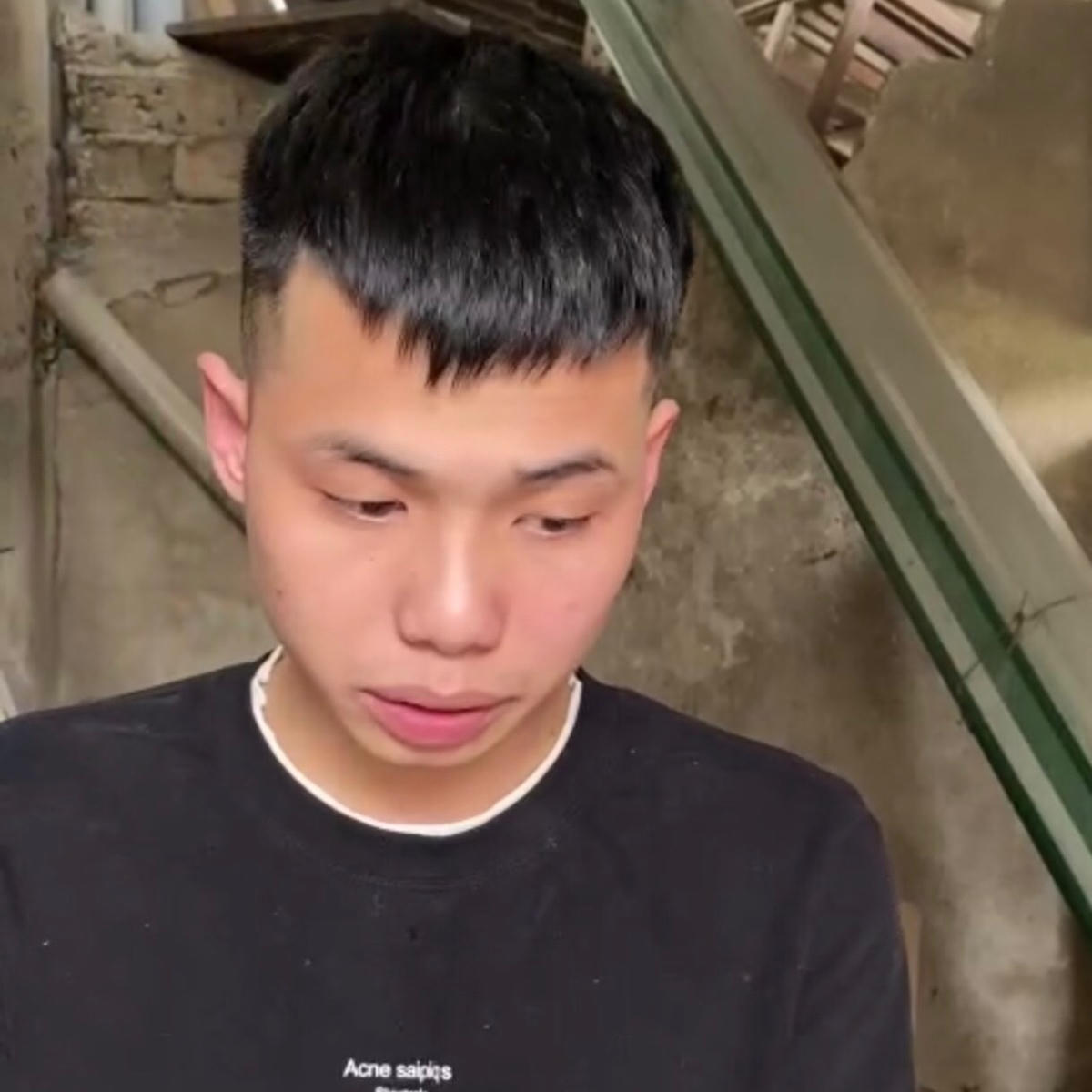 Đối tượng Lê Hoàng Quân bị bắt vì mua ma túy. Được biết, Quân là sinh viên của một trường đại học trên địa bàn TP Vinh (Ảnh: Đ.V).