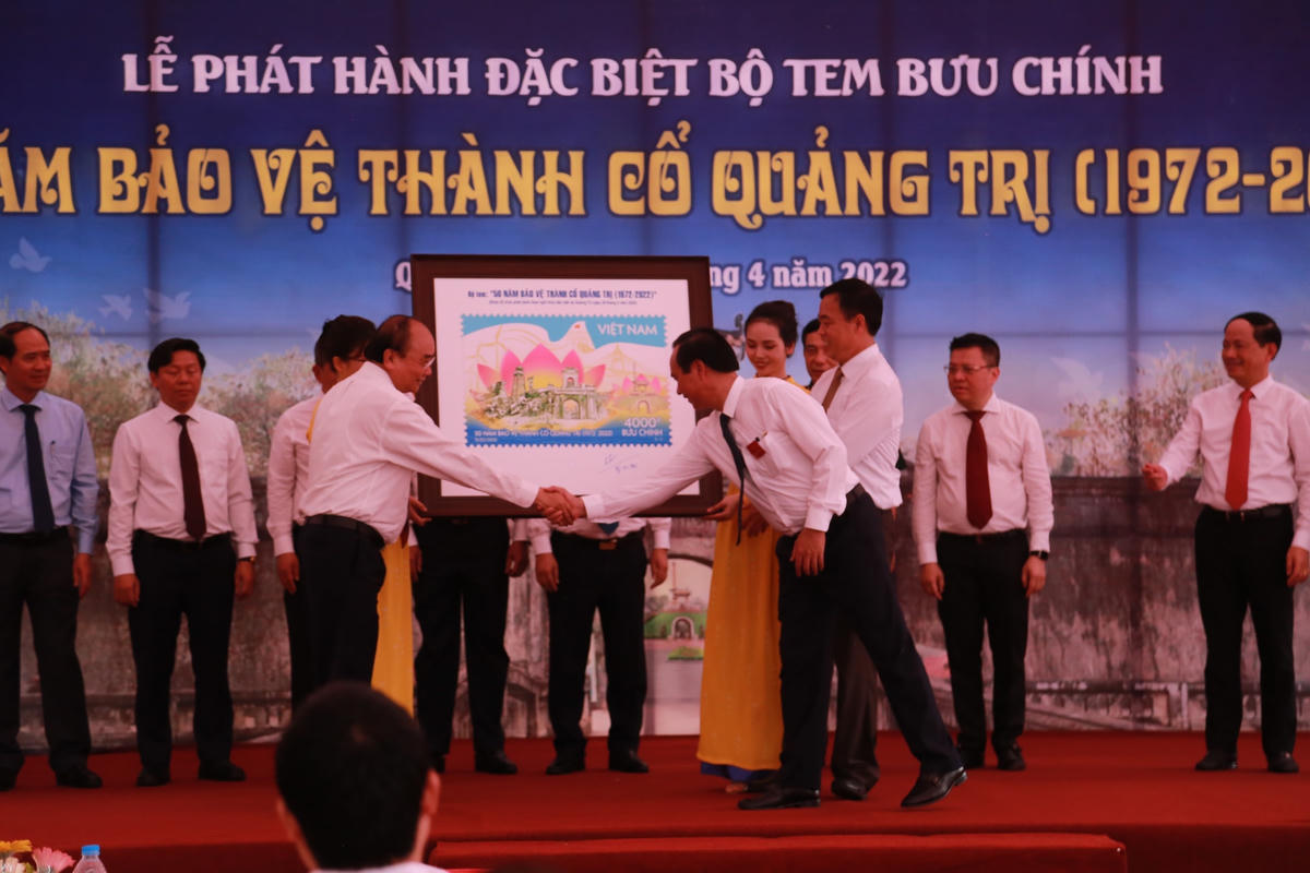 Bộ tem nhằm tri ân các anh hùng, liệt sĩ đã anh dũng ngã xuống để bảo vệ Tổ quốc.