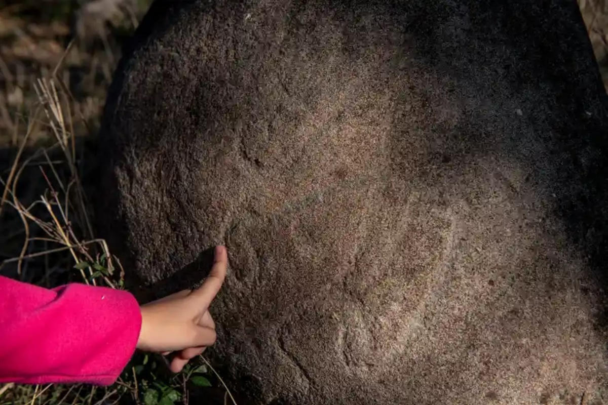 Những bức tranh khắc đá gần thị trấn Atánquez. Ảnh: The Guardian.
