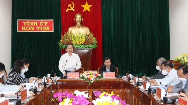 Đoàn khảo sát của Ban Chỉ đạo Đề án Trung ương 5 làm việc với Ban Thường vụ Tỉnh ủy Kon Tum