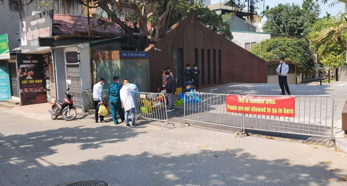 Khách sạn ở Tây Hồ nơi BN2229 lưu trú hiện đang được phong toả. Nguồn: FB Hà Nội.