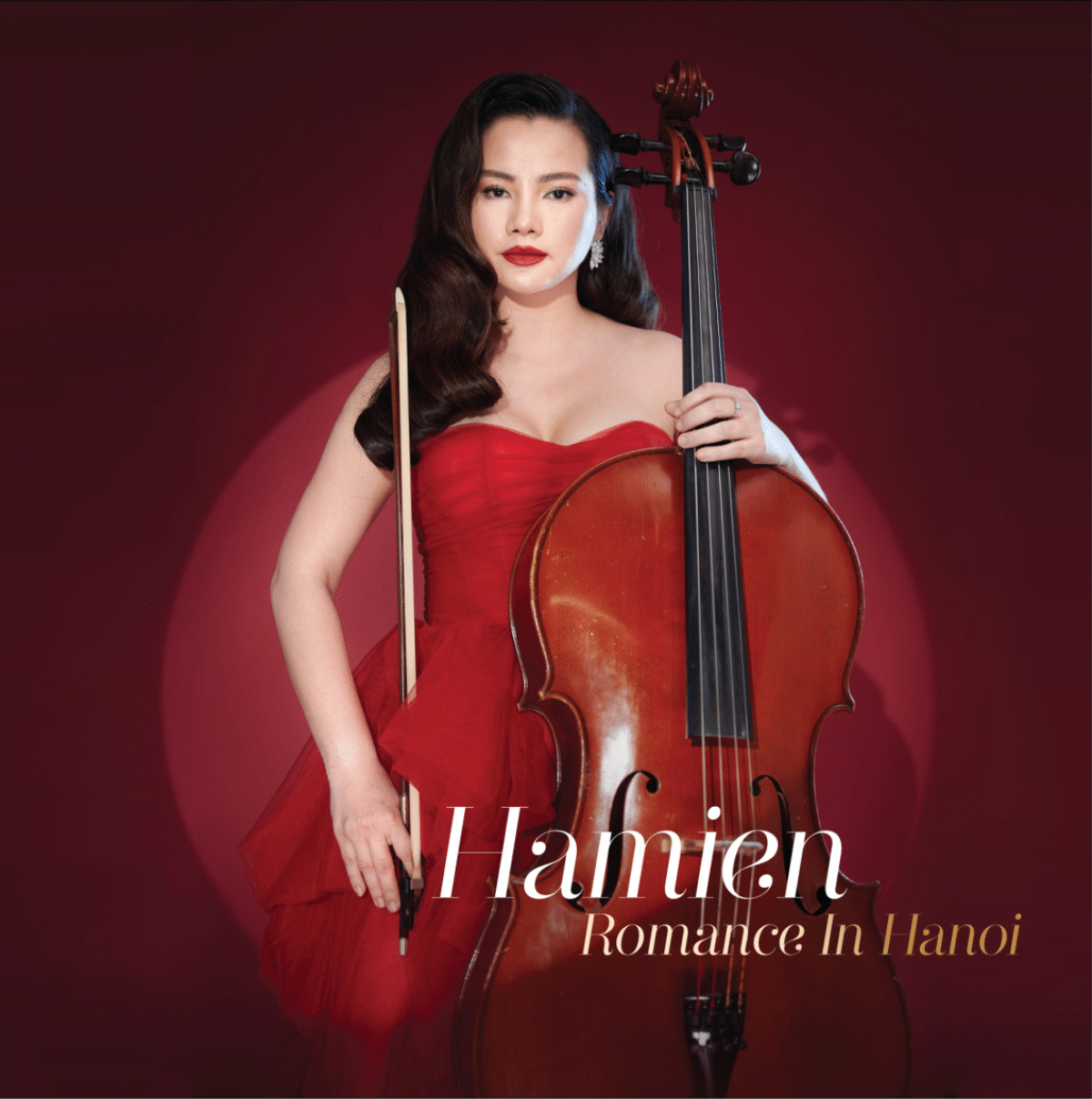 Nghệ sĩ cello Hà Miên.