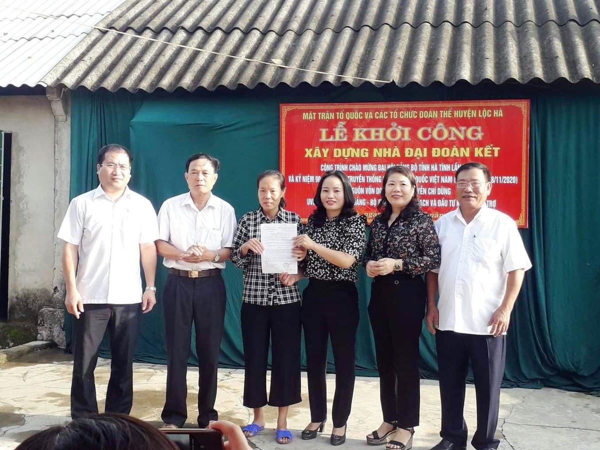 Lễ khởi công nhà Đại đoàn kết cho hộ nghèo ở Lộc Hà (Hà Tĩnh).