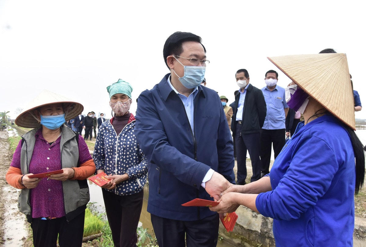 Dấu ấn về phong cách lãnh đạo: Gương mẫu, quyết liệt hành động