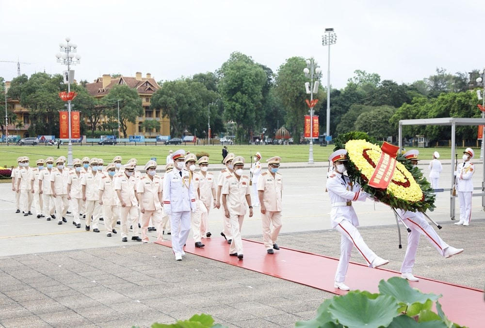 [ẢNH] Lãnh đạo Đảng, Nhà nước vào Lăng viếng Chủ tịch Hồ Chí Minh