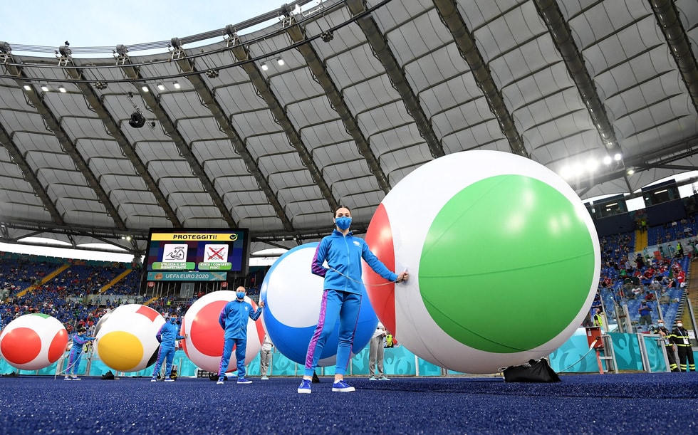 EURO 2020: Màu áo thiên thanh trở lại đầy quyến rũ với chiến thắng 3 sao