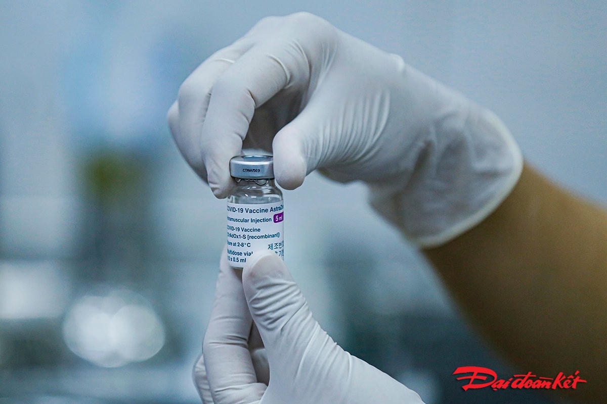 Vaccine Covid-19 của AstraZeneca có điều kiện bảo quản và quy trình vận chuyển không khác với nhiều loại vắc xin đang lưu hành tại Việt Nam.