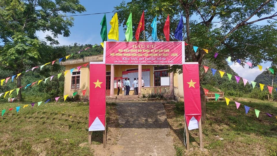 Một điểm bầu cử ở xã vùng cao Lâm Hóa, huyện Tuyên Hóa. 