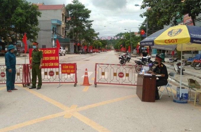 Khu phố 7, thị trấn Đình Lập được cách ly. Ảnh: Bình Minh.