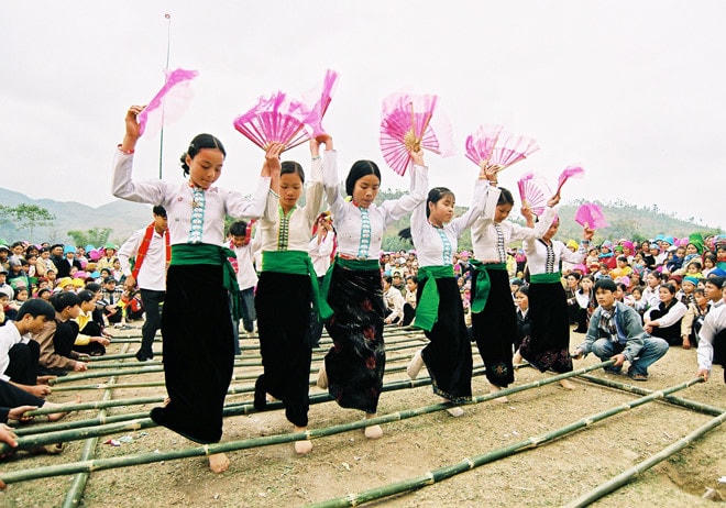 Ấn tượng nghệ thuật xòe Thái Tây Bắc
