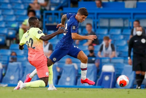 Mendy mắc sai lầm nghiêm trọng dẫn tới bàn thắng cho Chelsea.