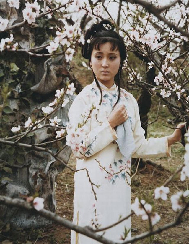 Trần Hiểu Húc sở hữu vẻ đẹp hoàn hảo giống như một mỹ nhân trong các bức tranh cổ.  