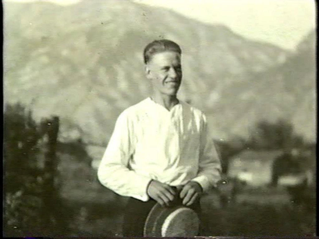 Bức ảnh cậu thiếu niên yêu khoa học Philo Farnsworth chụp năm 1920. Ảnh: The History of TV.